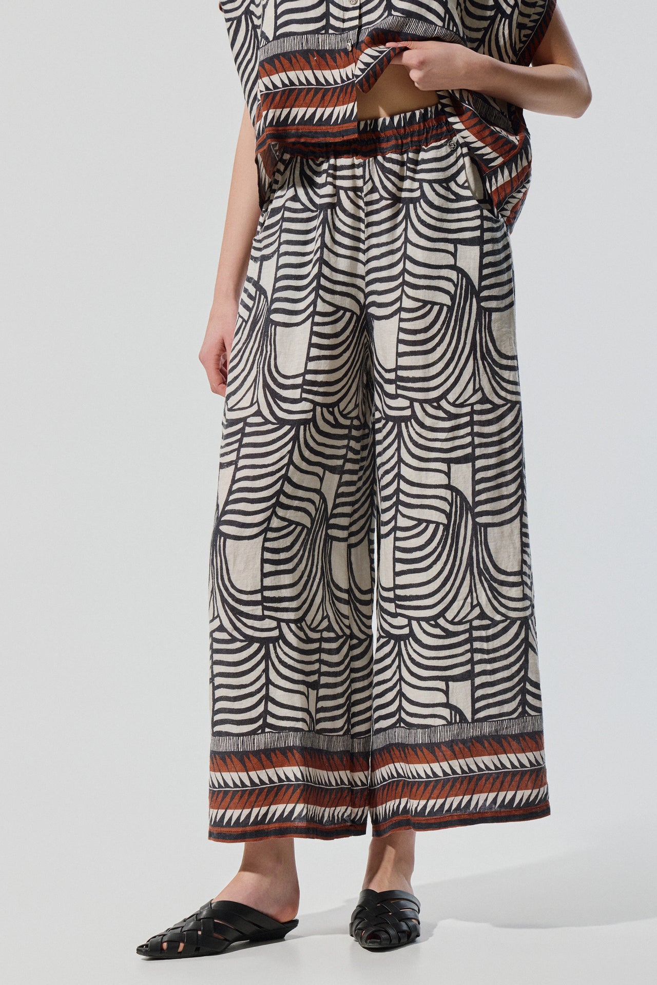 Printed linen wide-leg trouser